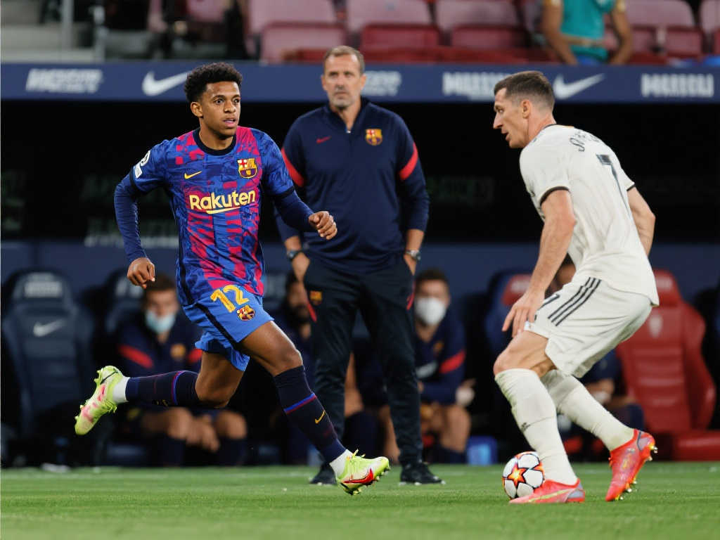 意甲-卢卡库点球破门 那不勒斯主场击败尤文图斯.